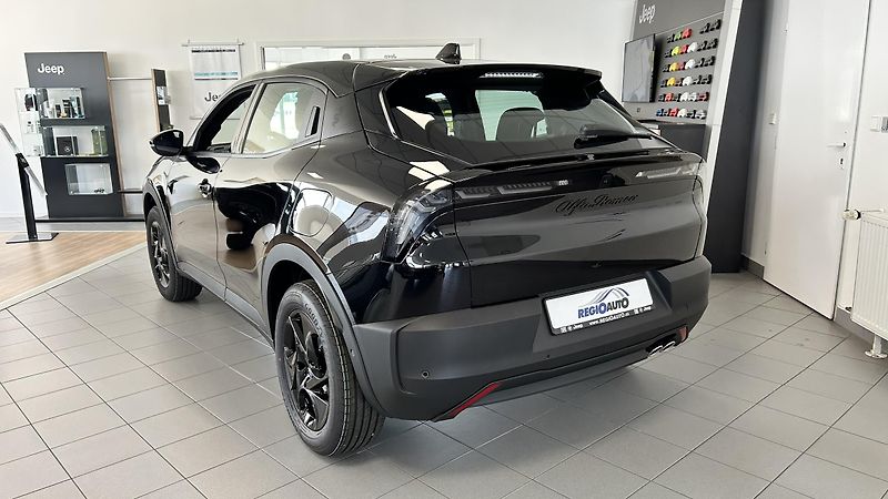 Alfa Romeo Junior 1.2T 145k Ibrida  - fotka 7 z 15