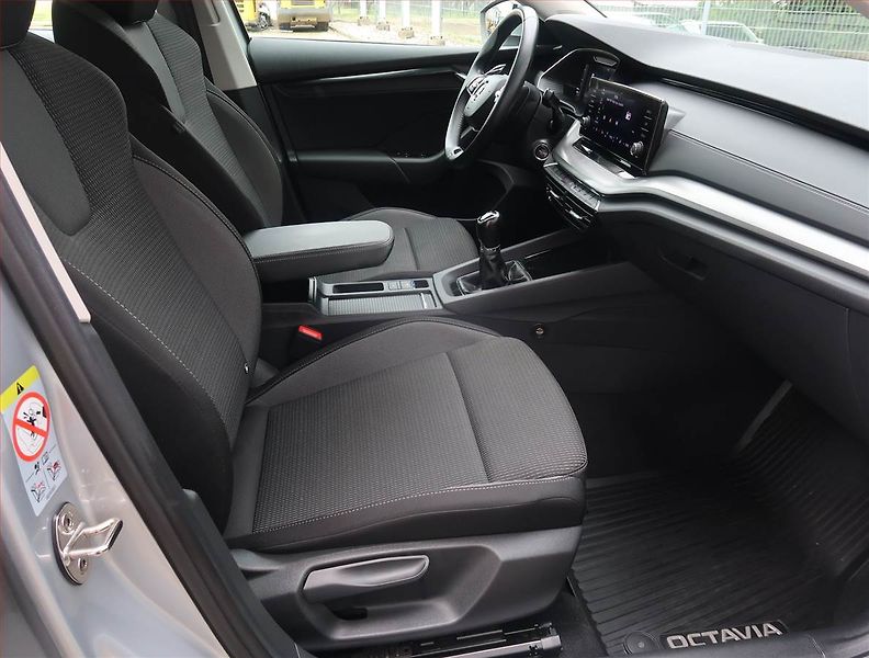 Škoda Octavia (2023) Ambition 2.0 TDI - fotka 9 z 18
