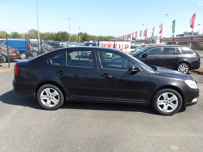 Škoda Octavia 2,0TDi JEZDÍ VÝBORNĚ ! - fotka 8 z 42