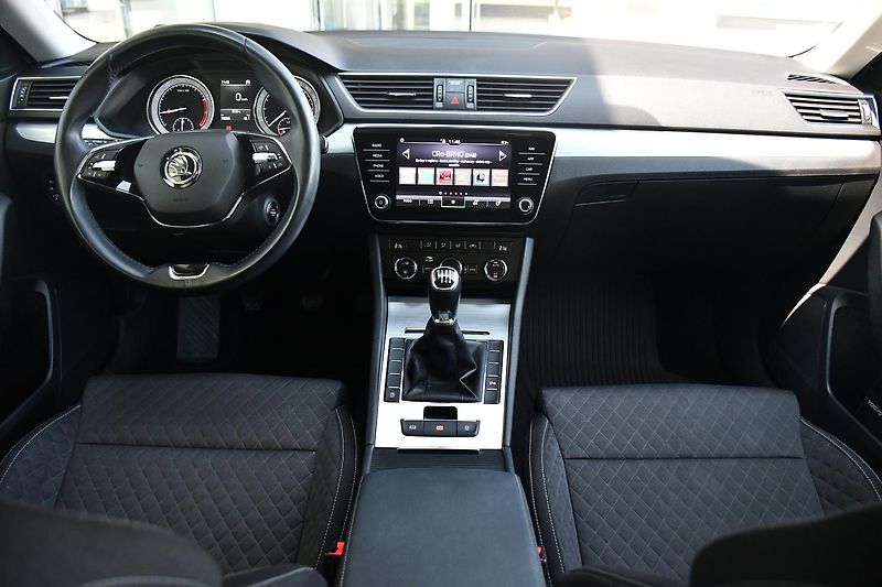 Škoda Superb 1.5TSi 110kW MT CARPLAY  - fotka 22 z 51