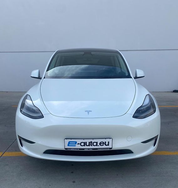 Tesla Model Y (2023) Long Range 378 kW  2023 - fotka 2 z 19