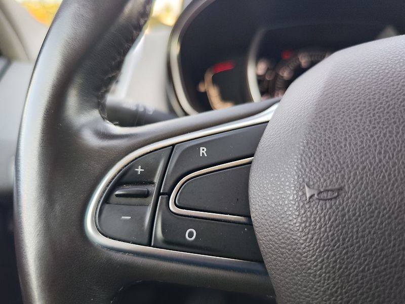 Renault Espace 1.8 TCE/165kW Intens AT - fotka 28 z 35