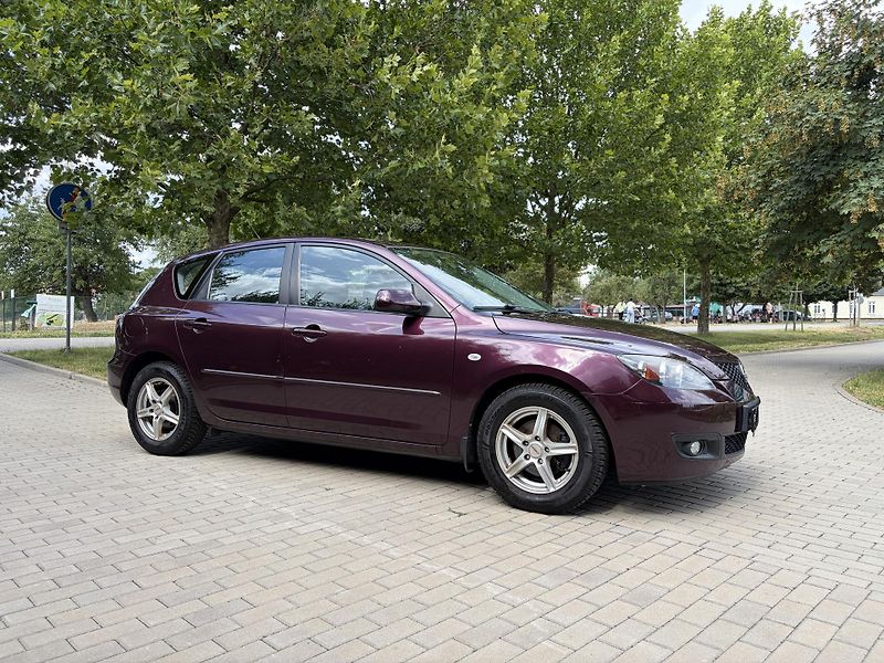 Mazda 3 1.6 Sport Active - fotka 12 z 29