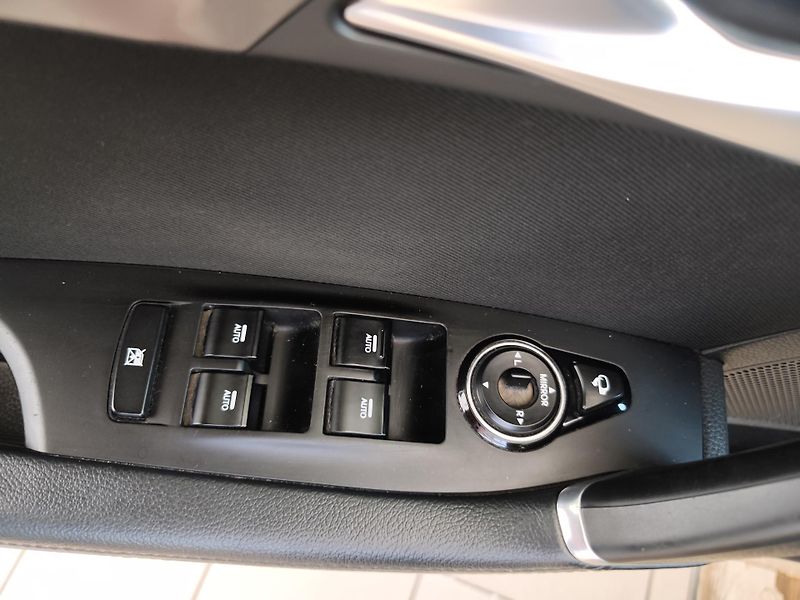 Hyundai i40 (2014) 1.7 CRDi 100kW ČR - fotka 14 z 21
