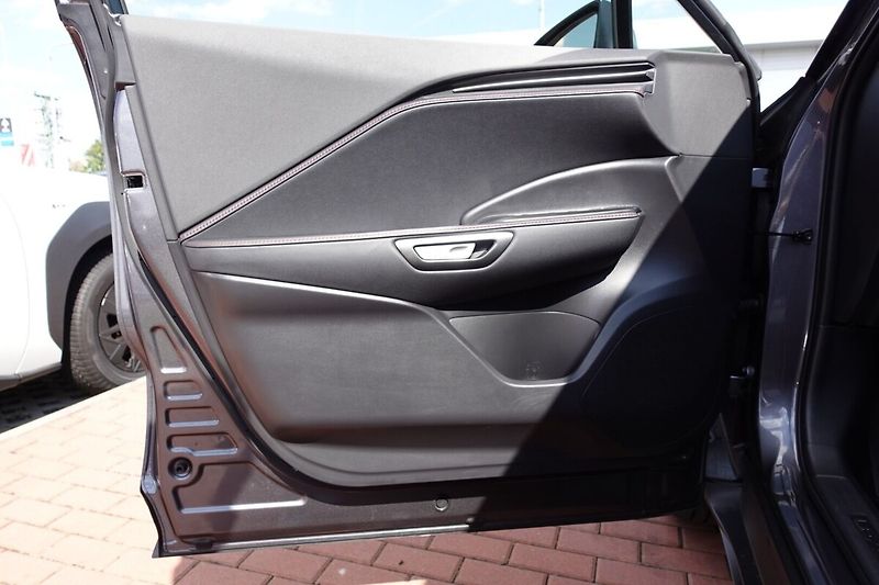 Lexus LBX 1,5 HEV Elegant Tech - fotka 10 z 35