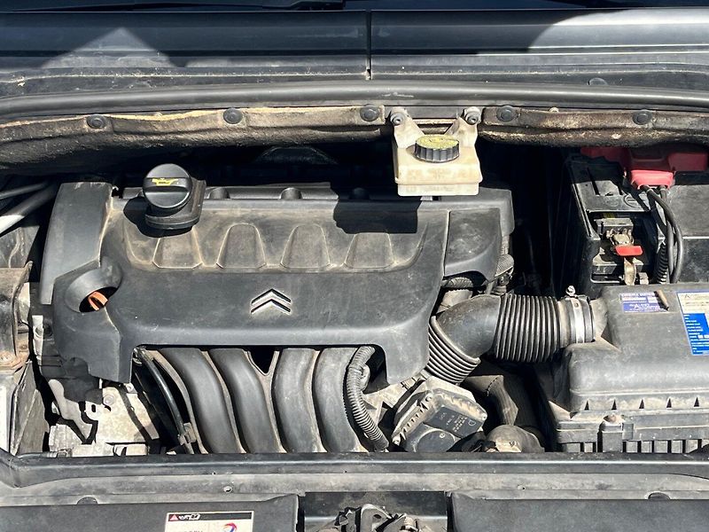 Citroën Grand C4 Picasso (2007) 1.8 i 16V Nová STK,7míst,Roz. - fotka 14 z 16