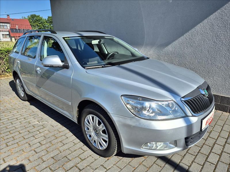 Škoda Octavia 1,4 TSI Combi Klima Výhřev ESP - fotka 9 z 28