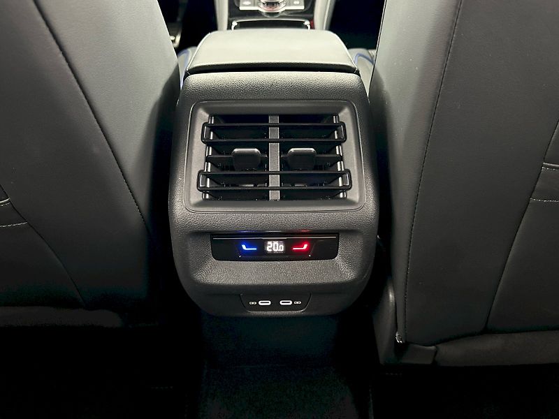 Volkswagen Tayron (2025) R-Line 2.0 TSI 150kW 4Motion D - fotka 33 z 38