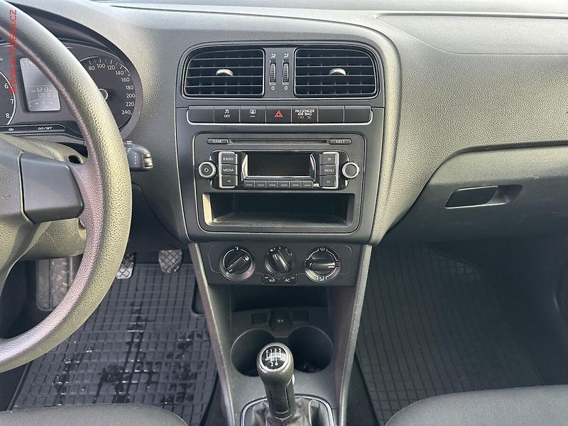 Volkswagen Polo (2012) 1.4i, ČR, AC, +kola - fotka 12 z 16