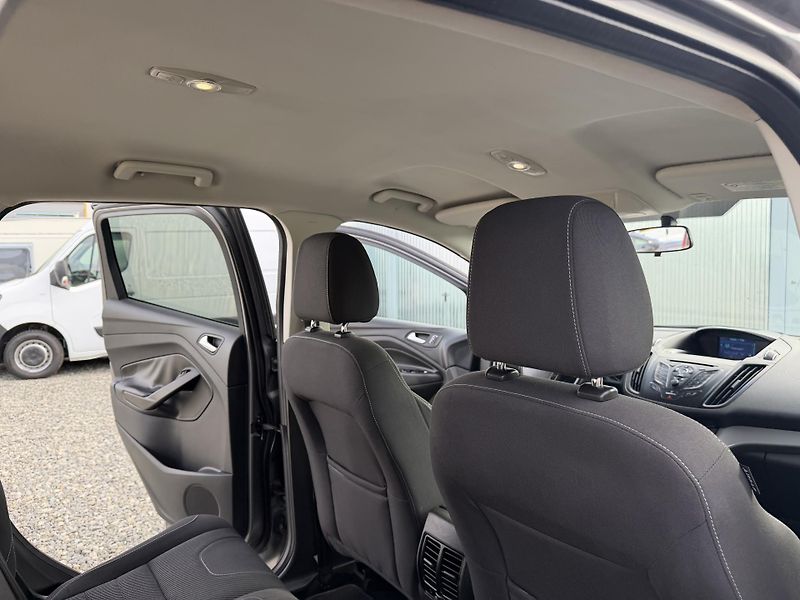 Ford Kuga 2.0TDCi 140PS 162TKM SERVIS!!! - fotka 124 z 162