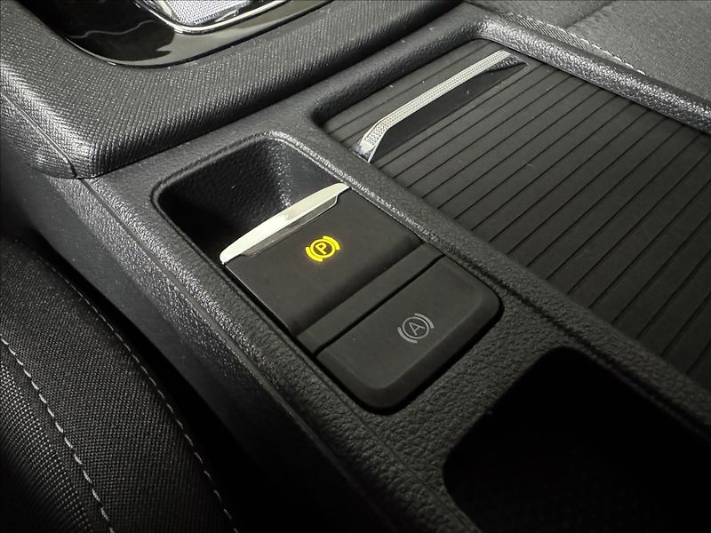 Škoda Octavia 2,0 TDi  DSG Tour Virtual LED - fotka 42 z 45