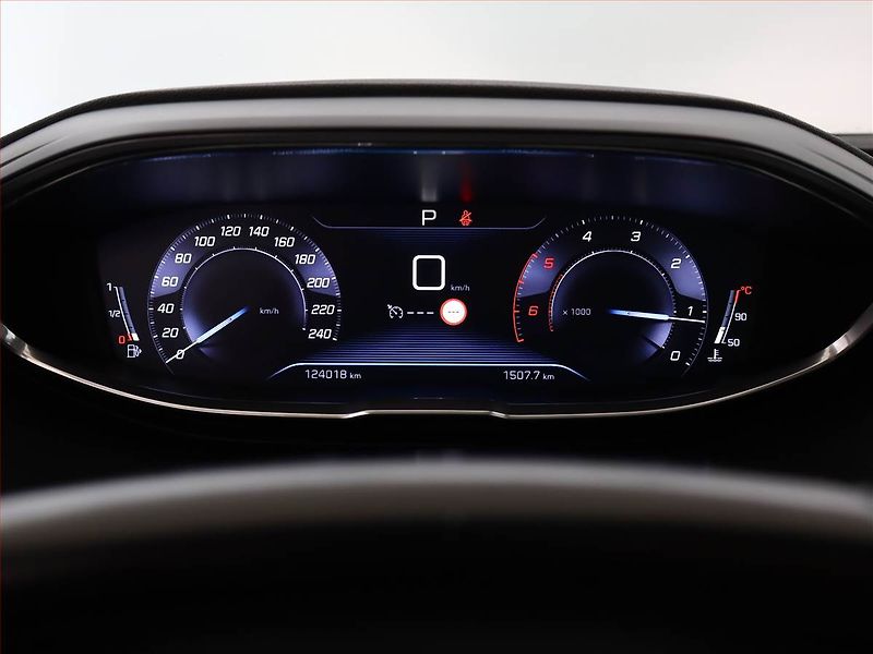 Peugeot 3008 (2017) 1.6 BlueHDi, Automat - fotka 9 z 19