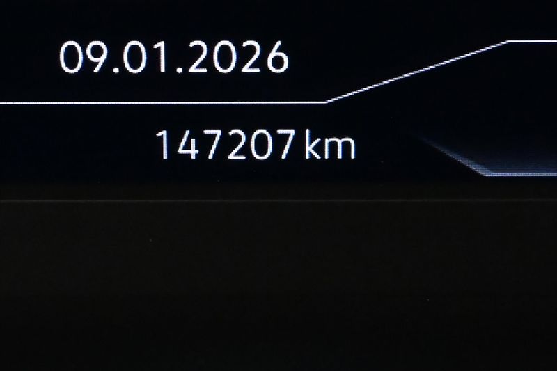 Volkswagen Passat 1,4 GTE 160 kW DSG Business Zá - fotka 17 z 30