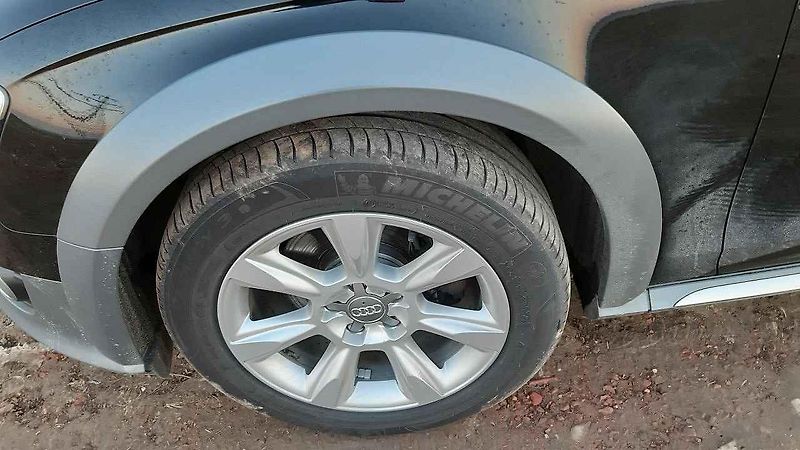 Audi A4 Allroad je reprezentativní a téměř k nerozeznání od většího allroadu odvozeného od A6. 2