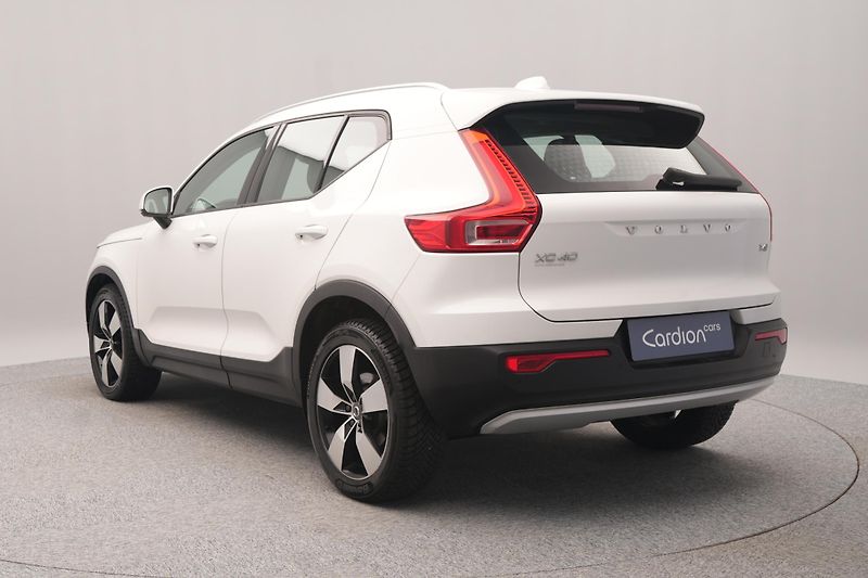 Volvo XC40 T4 AWD MOMENTUM CZ REZERVACE - fotka 7 z 34