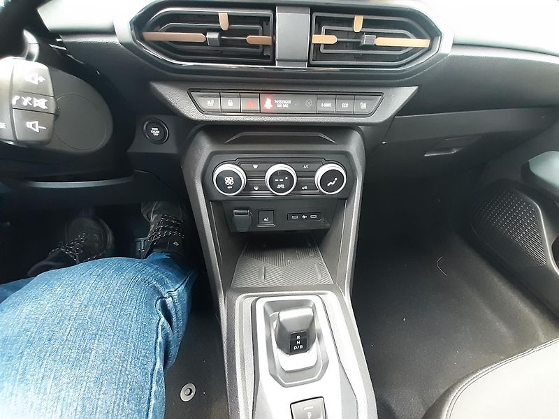 Dacia Jogger (2026) Extreme 1,8 155k HYBRID 7 míst - fotka 19 z 24