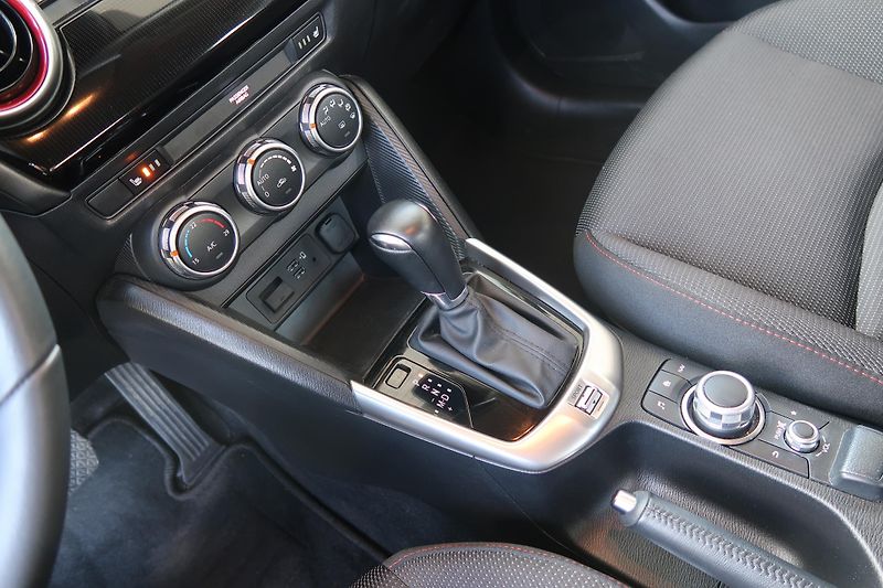 Mazda 2 1,5 G90 AT, kamera, záruka - fotka 24 z 34