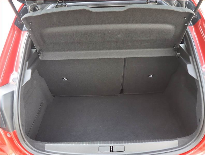 Peugeot 208 (2021) 50 kWh, SoH 91%, Automat - fotka 14 z 27