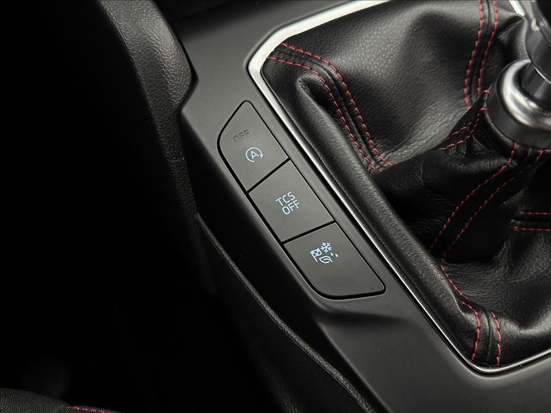 Ford Focus 1,5 ST-LINE ZÁRUKA LED 1MAJ ČR - fotka 26 z 40