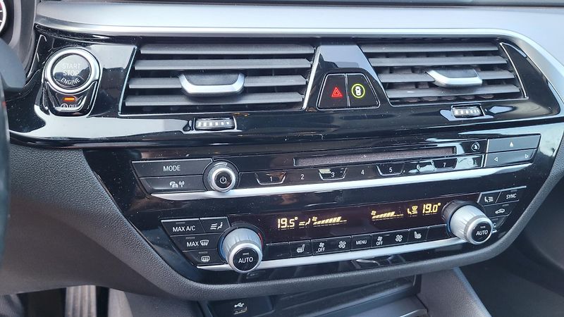 BMW Řada 5 520D manuál - fotka 21 z 25
