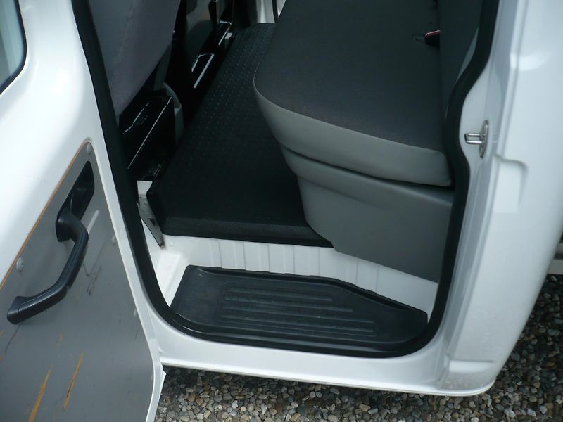 Volkswagen Transporter 2.0TDI Klima 6Míst - fotka 23 z 32