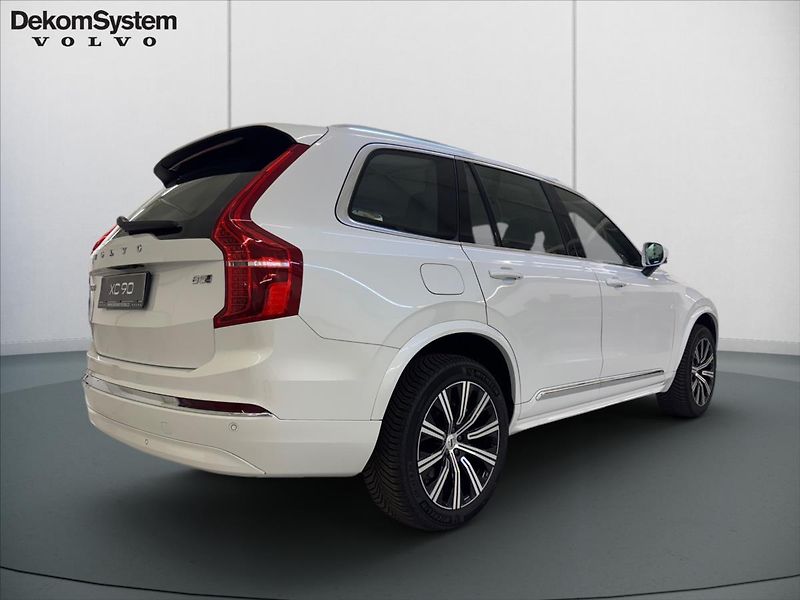 Volvo XC90 (2024) 2,0 B5 AWD PLUS Bright - fotka 3 z 15