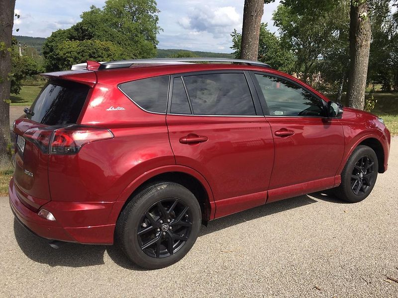 ZKUŠENOSTI UŽIVATELE: Toyota RAV4 D4D