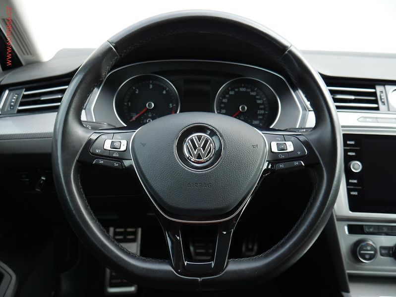 Volkswagen Passat (2018) 2.0TDI 4x4, ČR, Alltrack - fotka 16 z 19