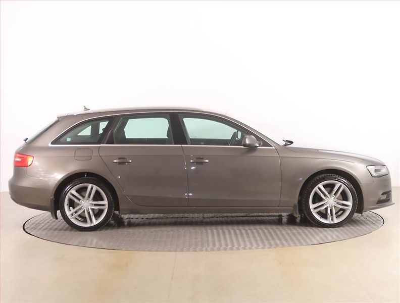 Audi A4 (2013) Ambition 2.0 TDI, Automat - fotka 6 z 14