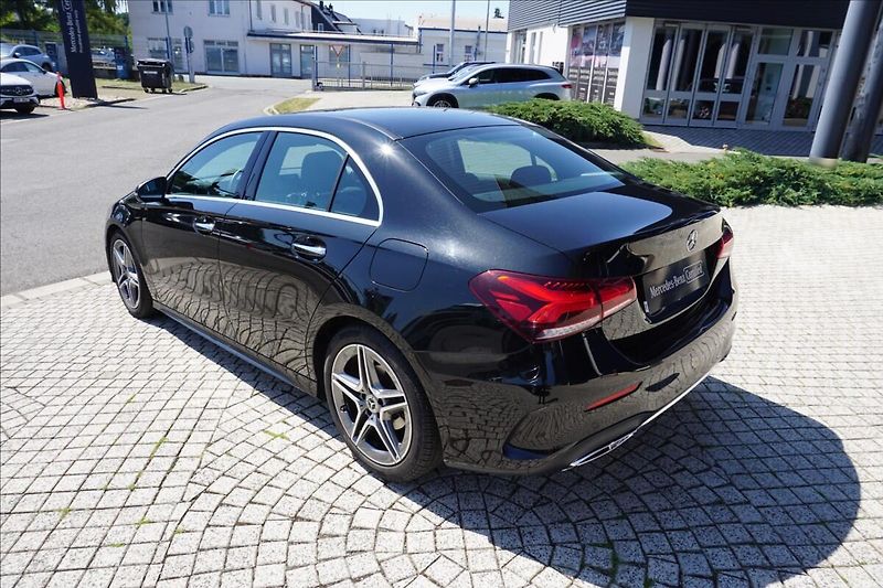 Mercedes-Benz Třídy A 1,3 A 180 sedan 1. maj ČR - fotka 4 z 17