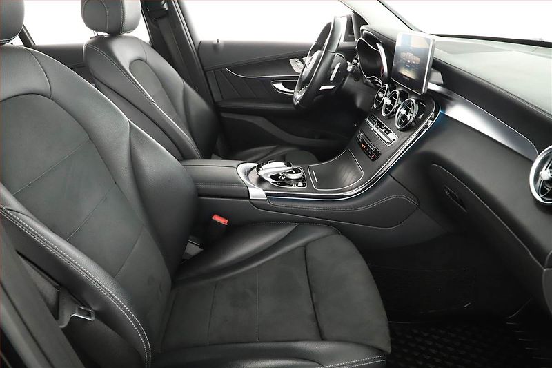 Mercedes-Benz GLC (2017) Avantgarde 250 d 4MATIC - fotka 7 z 23