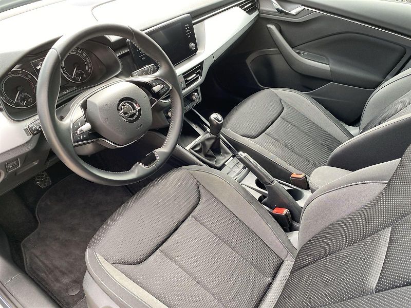 Škoda Kamiq (2022) 1.0 TSI Ambition - fotka 7 z 28