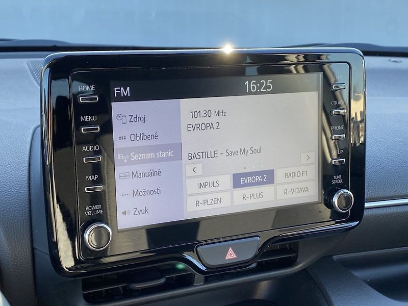 Toyota Yaris 1.5HSD, ČR-1m, Style Tech - fotka 20 z 30