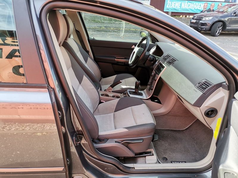 Volvo V50 (2005) 2.0D 100kw Klima Tažné Z. - fotka 14 z 26