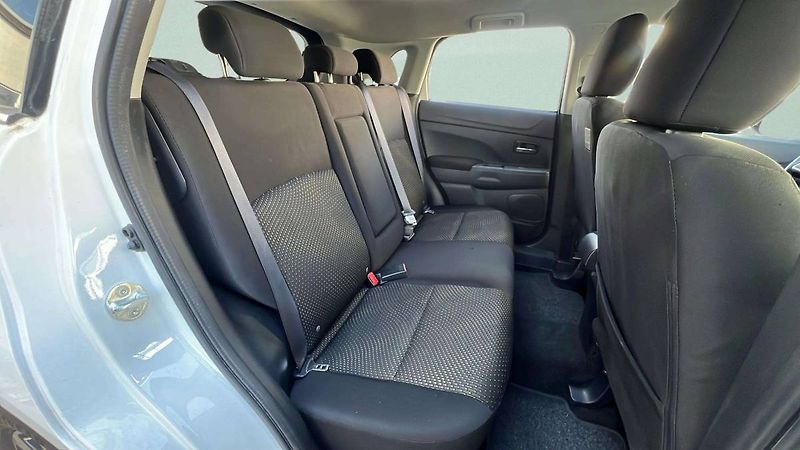 Mitsubishi ASX 2.2 Di-D (110kW) 4WD AT6/8234 - fotka 32 z 50
