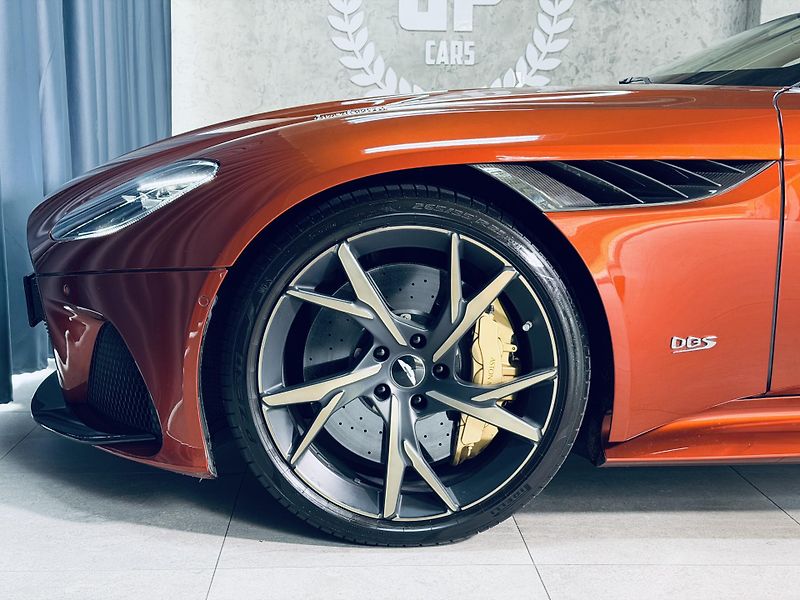 Aston Martin DBS (2019) 5.2.V12*Q*SUPERLEGGERA*CERAM - fotka 18 z 50