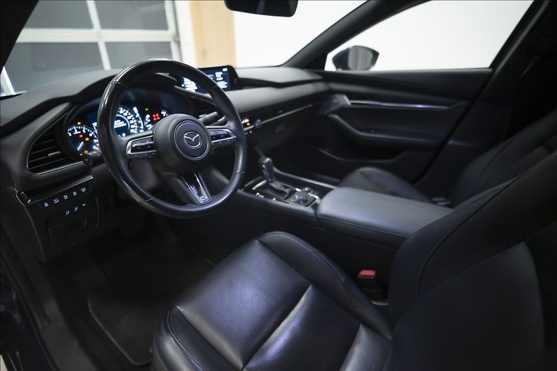 Mazda 3 2,0 e-SKYACTIV-X AT NAV KAMERA - fotka 7 z 43
