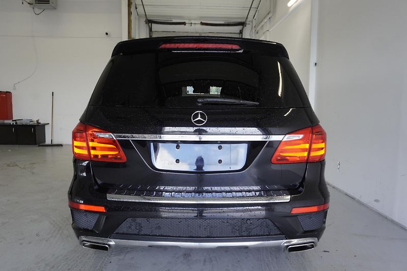 Mercedes-Benz GL (2014) GL500 4,7I V8 4MATIC AUT. - fotka 6 z 33