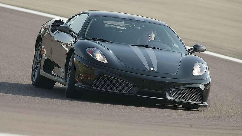 Majitel se z Ferrari neradoval dlouho.
