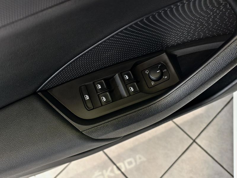 Škoda Octavia 2.0 TDi 110kW STYLE, ČR, DPH - fotka 22 z 24