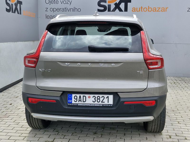Volvo XC40  T2 Momentum PRO 1,5 (95 kW)  - fotka 4 z 5