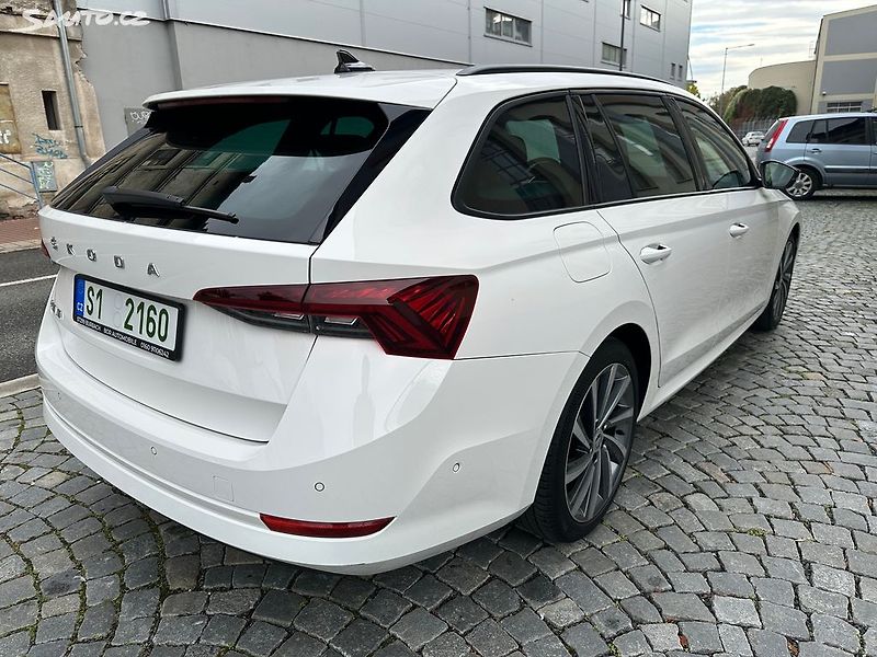Škoda Octavia 2,0 TDI Sportline paket - fotka 8 z 43