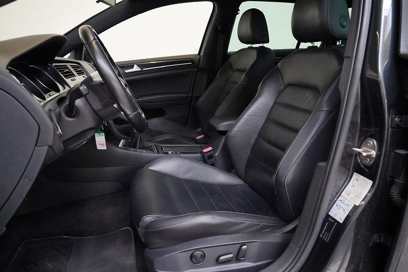Volkswagen Golf - fotka 11 z 26