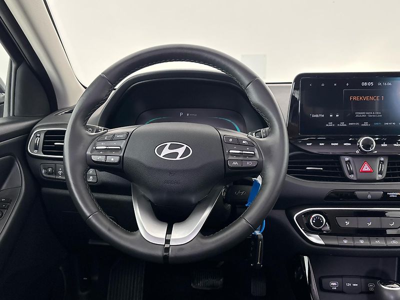Hyundai i30 Smart DCT - fotka 18 z 26