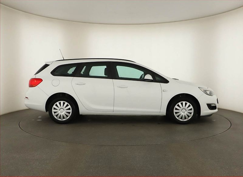 Opel Astra (2014) 1.7 CDTI, Serv.kniha, Tempomat - fotka 6 z 12