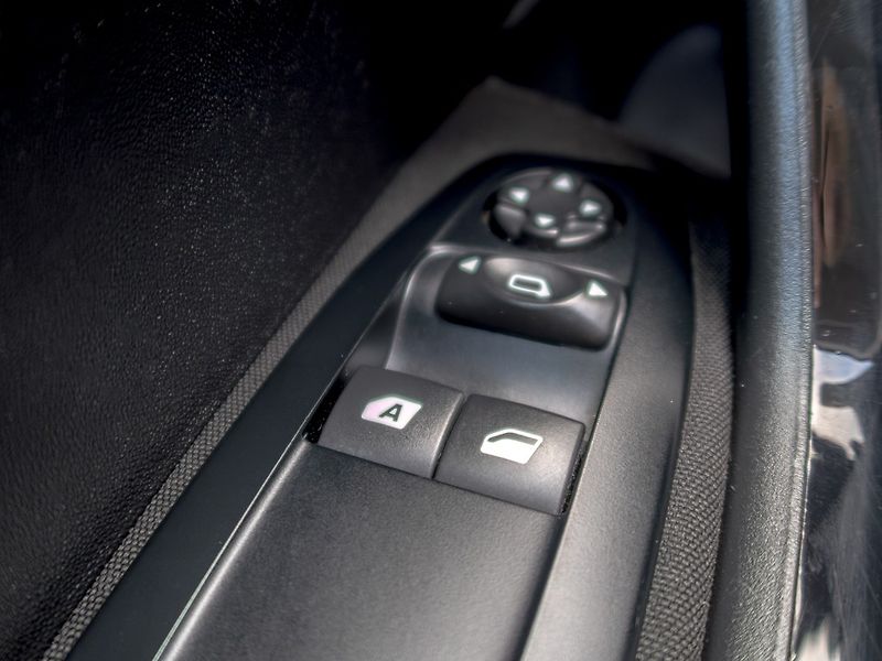 Peugeot 208 (2016) ČR 1.6HDI 55KW – PO SERVISU - fotka 18 z 38