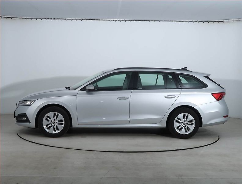 Škoda Octavia (2022) Ambition 2.0 TDI, ČR,1.maj - fotka 3 z 15