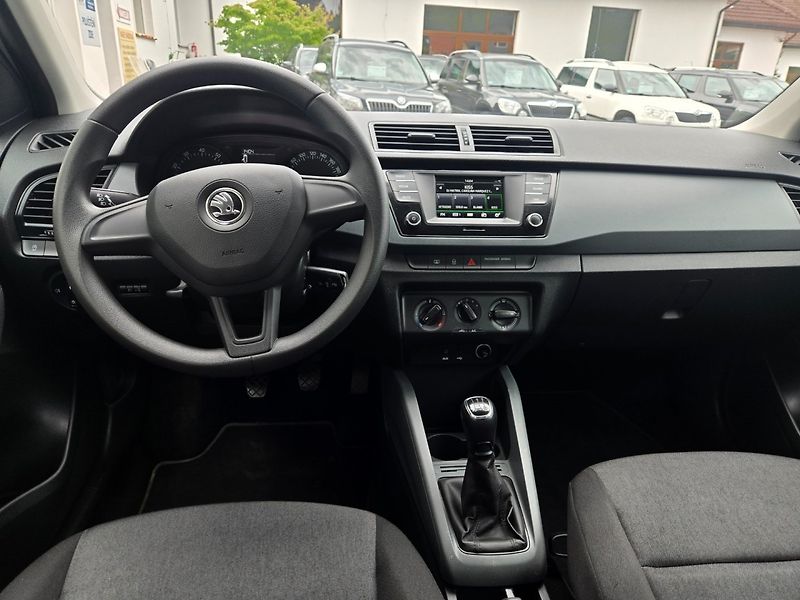 Škoda Fabia (2015) 1.0 MPi TOP STAV - fotka 13 z 21