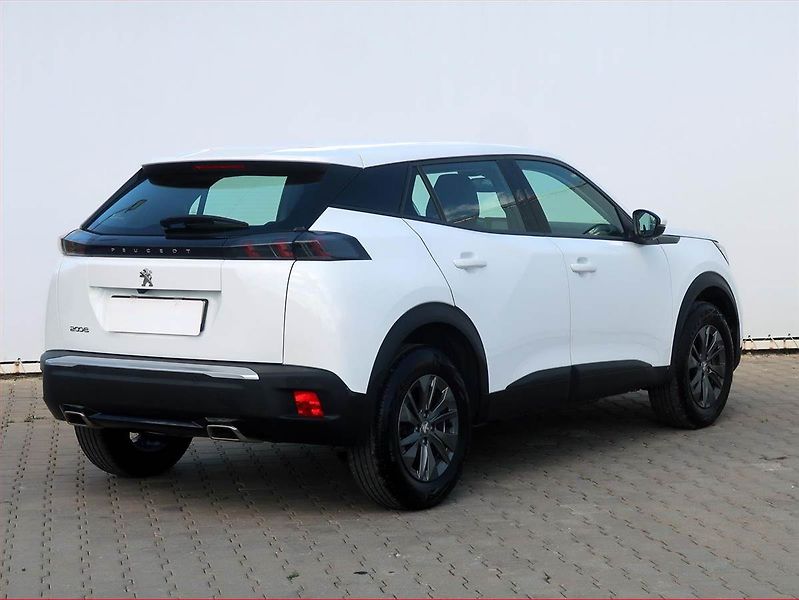 Peugeot 2008 (2021) Active Pack 1.2 PureTech - fotka 5 z 20