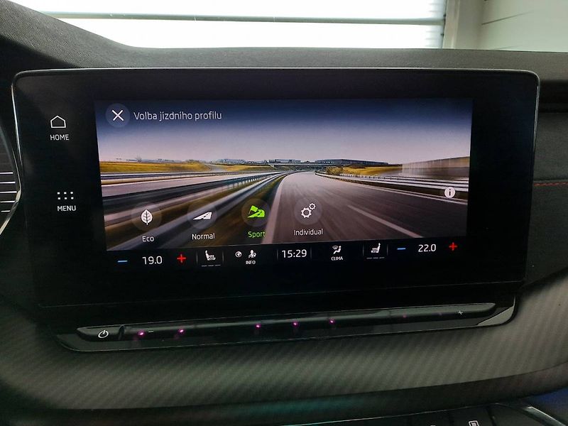 Škoda Octavia (2021) Combi RS 2.0 TSI (180kW/245k) - fotka 16 z 27